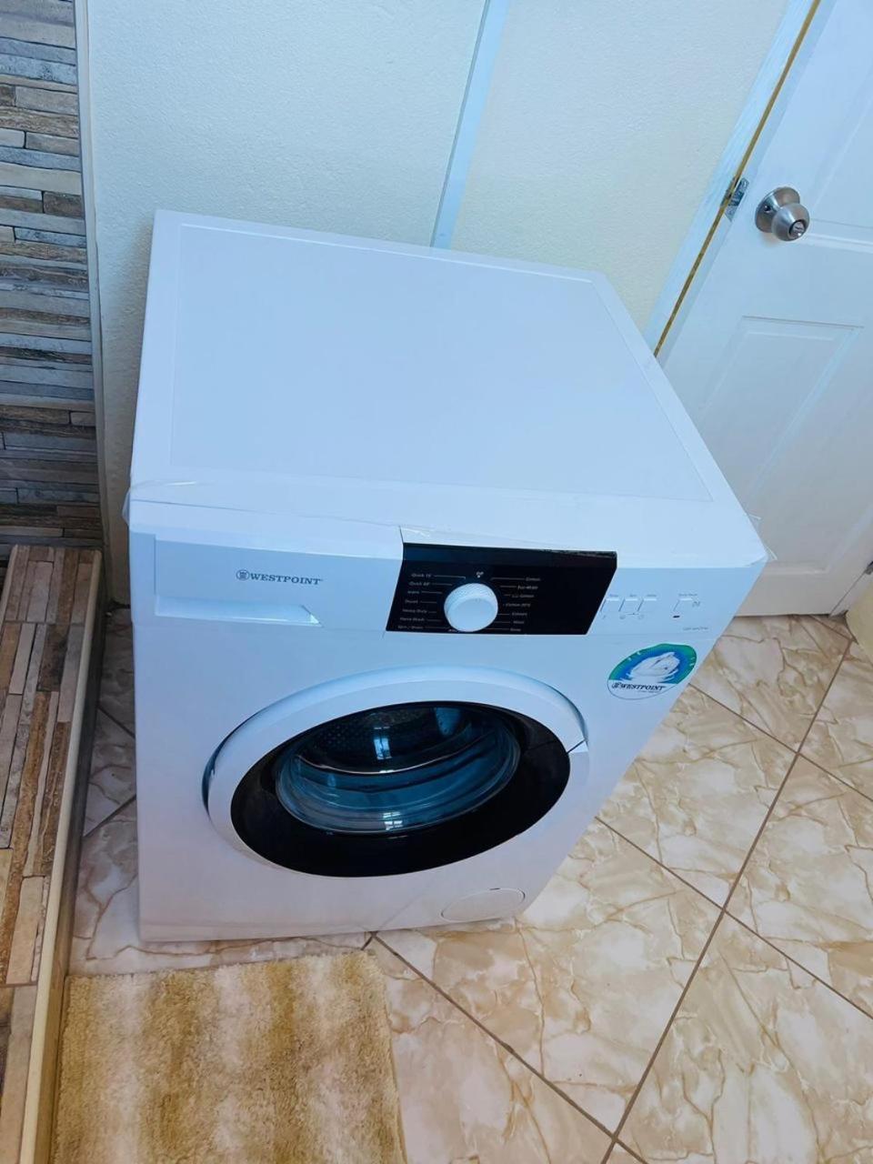 קינגסטאון Castle Berry Apartments מראה חיצוני תמונה